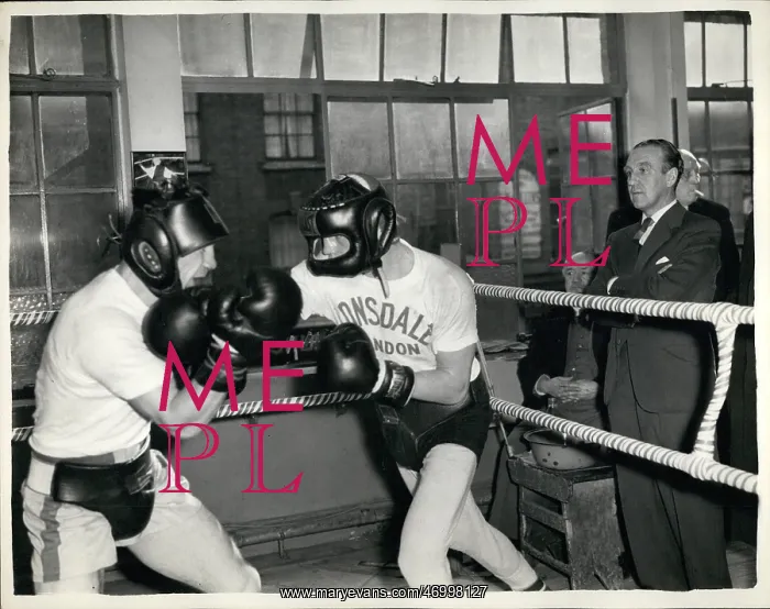 : Boxing. Mar. 03, 1961 - Minister of transport watches Terry Downes in training : Boxing. Mar. 03, 1961 - Minister of transport watches Terry Downes in training