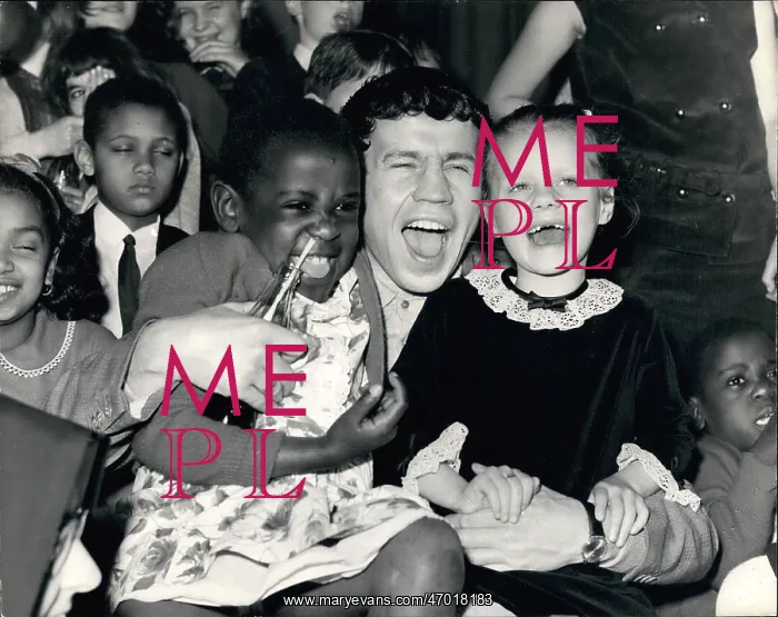 : Boxing. Jan. 01, 1966 - Terry Downes attends children's party : Boxing. Jan. 01, 1966 - Terry Downes attends children's party