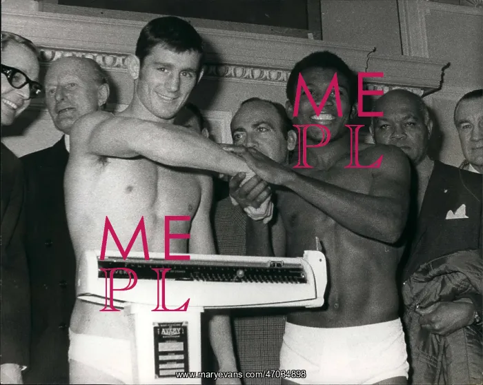 : Boxing. Jan. 01, 1969 - Legra and fame chow weigh-in for tonight's featherweight : Boxing. Jan. 01, 1969 - Legra and fame chow weigh-in for tonight's featherweight