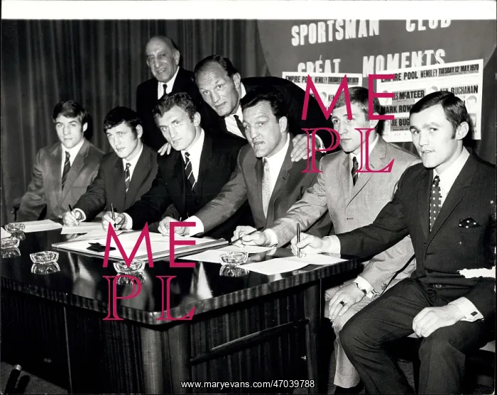  : Boxing. Apr. 23, 1970 - Signing Contracts For Wembley Fights - Keystone Photo Shows