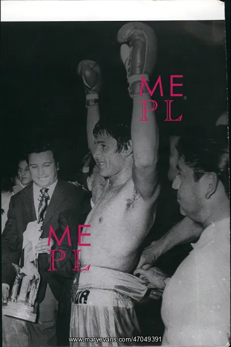 : Boxing. Sep. 09, 1971 - Argentine boxer Carlos Monzon knocked out Emile : Boxing. Sep. 09, 1971 - Argentine boxer Carlos Monzon knocked out Emile