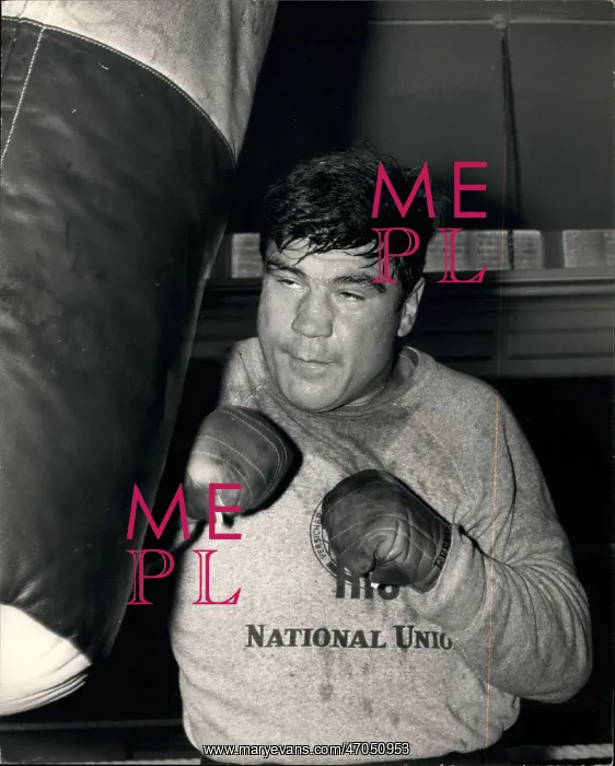 : Boxing. Sep. 11, 1968 - Karl Mildenberger Gets Ready To Fight Cooper : Boxing. Sep. 11, 1968 - Karl Mildenberger Gets Ready To Fight Cooper