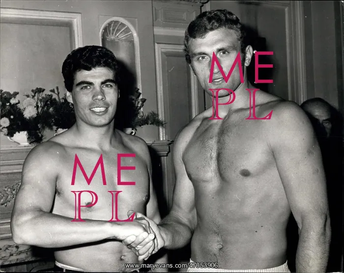 : Boxing. Oct. 06, 1970 - Weigh-In Joe Bugner V Eduardo Corletti At the Horseshoe : Boxing. Oct. 06, 1970 - Weigh-In Joe Bugner V Eduardo Corletti At the Horseshoe