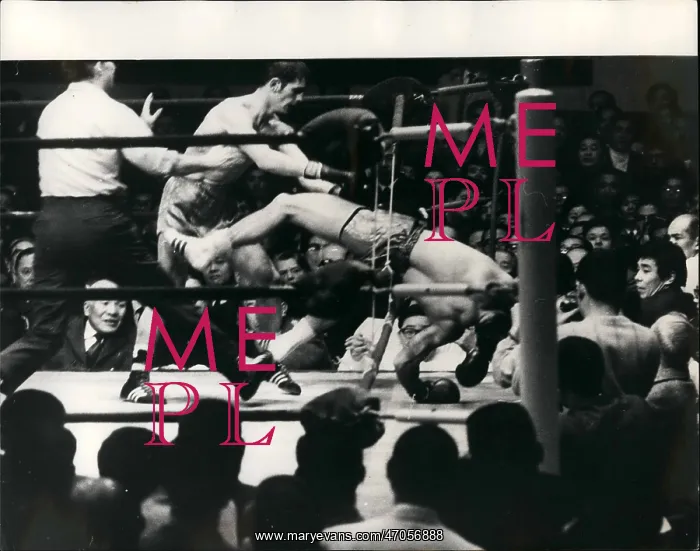 : Boxing. Jan. 01, 1970 - Famechon retains world title : Boxing. Jan. 01, 1970 - Famechon retains world title