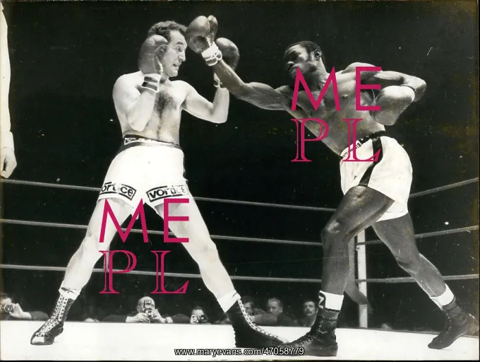 : Boxing. Feb. 29, 1972 - Beats Italian Fighter Sandro Lopopolo Defeated : Boxing. Feb. 29, 1972 - Beats Italian Fighter Sandro Lopopolo Defeated