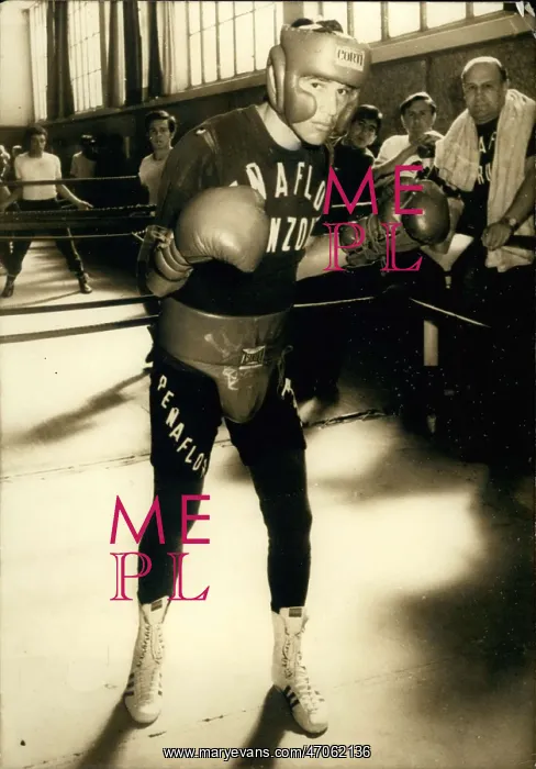 : Boxing. Sep. 05, 1973 - Boxer Carlos Monzon in training ring : Boxing. Sep. 05, 1973 - Boxer Carlos Monzon in training ring