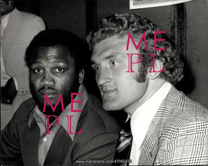 : Boxing. Jun. 18, 1973 - Joe Bugner and Joe Frazier attend a press reception : Boxing. Jun. 18, 1973 - Joe Bugner and Joe Frazier attend a press reception