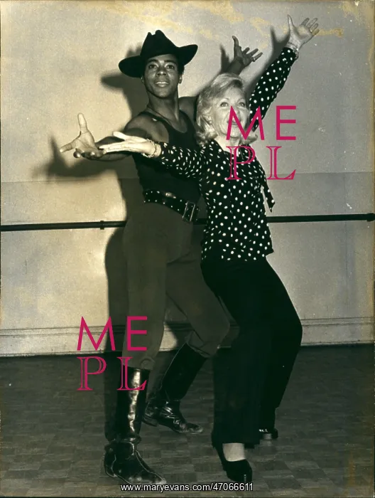 : Boxing. Dec. 12, 1972 - Choreographer Victor Upshaw will dance with Line : Boxing. Dec. 12, 1972 - Choreographer Victor Upshaw will dance with Line