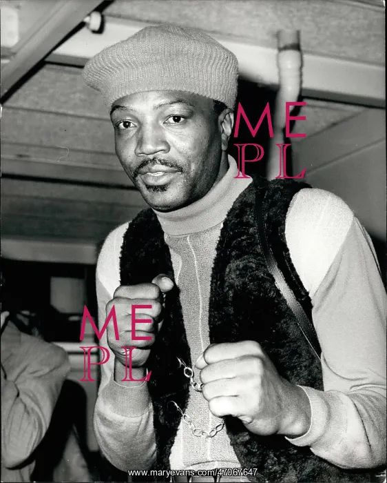 : Boxing. Sep. 09, 1972 - Bob Foster arrives for Finnegan Fight : Boxing. Sep. 09, 1972 - Bob Foster arrives for Finnegan Fight