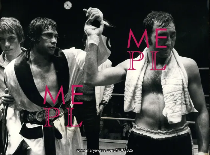 : Boxing. Nov. 26, 1973 - Menetrey (France) beat Dopico (Spain) : Boxing. Nov. 26, 1973 - Menetrey (France) beat Dopico (Spain)