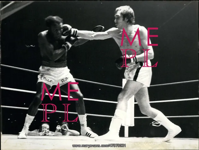 : Boxing. Dec. 19, 1972 - Emile Griffith and Jean Claude Bouttier During a Match : Boxing. Dec. 19, 1972 - Emile Griffith and Jean Claude Bouttier During a Match