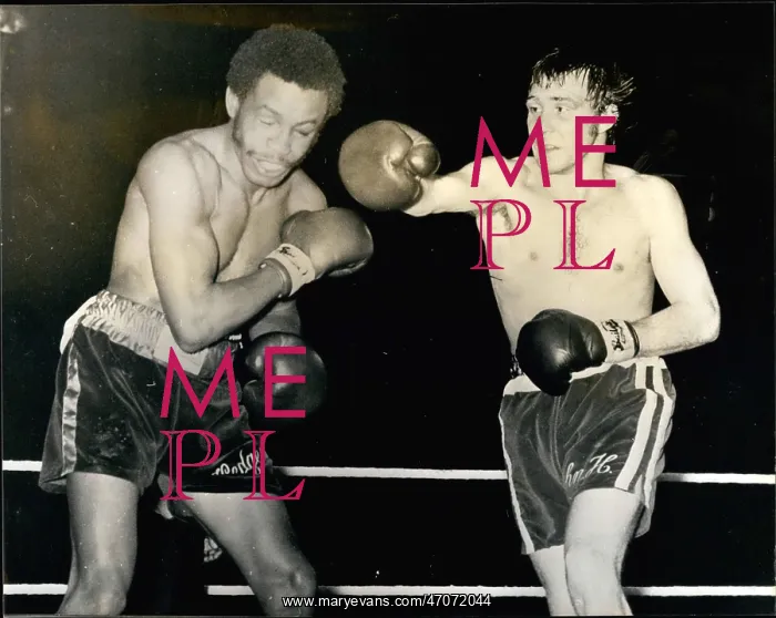 : Boxing. Mar. 03, 1976 - Britain's John Stracey retain his world welterweight : Boxing. Mar. 03, 1976 - Britain's John Stracey retain his world welterweight