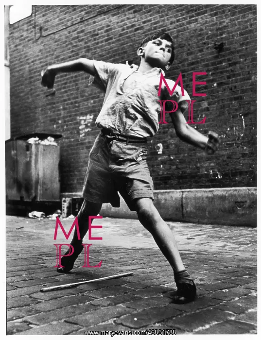 : BOY CRICKET BOWLER : BOY CRICKET BOWLER