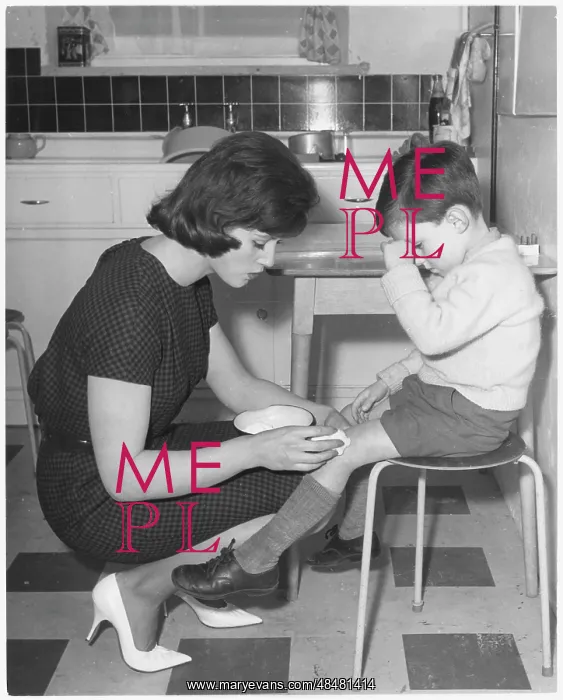 : BOY WITH A GRAZED KNEE : BOY WITH A GRAZED KNEE