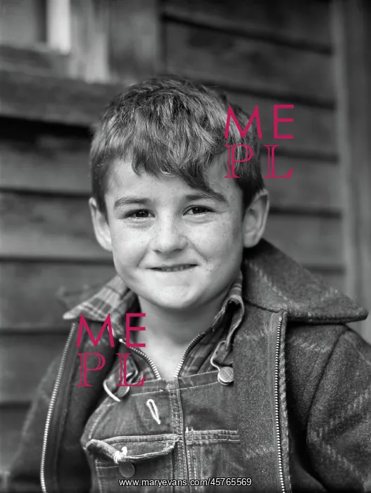 : boy - portrait - rural - lifestyles : boy - portrait - rural - lifestyles