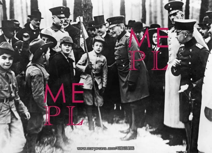 : Boy scouts with General von der Goltz, 1913 : Boy scouts with General von der Goltz, 1913