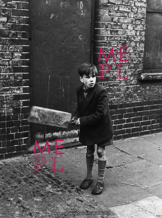 : BOY / STREET CRICKET / 1959 : BOY / STREET CRICKET / 1959
