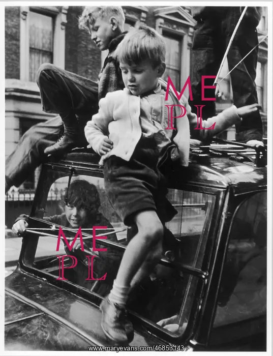 : BOYS ON A CAR : BOYS ON A CAR