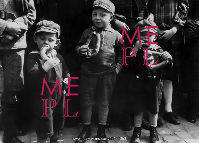 : Boys eat pretzels, 1932 : Boys eat pretzels, 1932