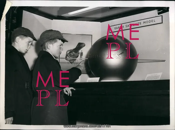 : Two boys at Science Museum exhibition, London : Two boys at Science Museum exhibition, London