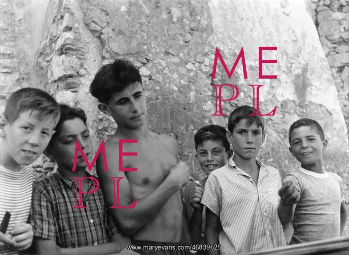 : Six boys in southern Italy : Six boys in southern Italy