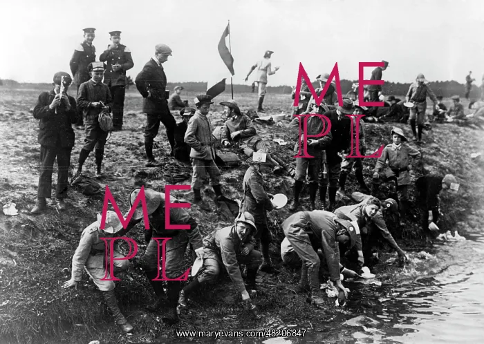 : Boyscouts playing war during the First World War : Boyscouts playing war during the First World War