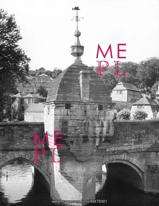 : BRADFORD ON AVON BRIDGE : BRADFORD ON AVON BRIDGE