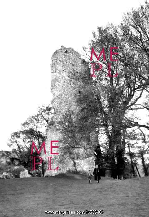  : Bramber, Castle Ruins c1950