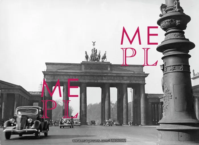 : Brandenburg Gate in Berlin, 1937 : Brandenburg Gate in Berlin, 1937