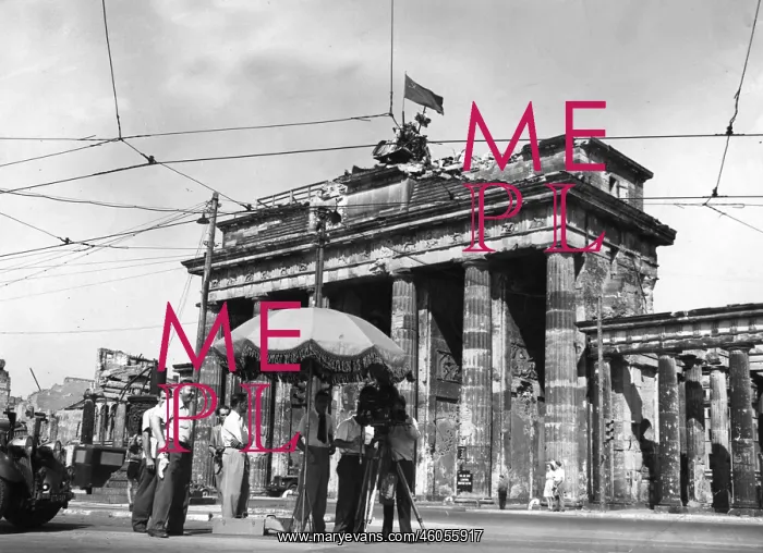 : The Brandenburg Gate, Berlin : The Brandenburg Gate, Berlin