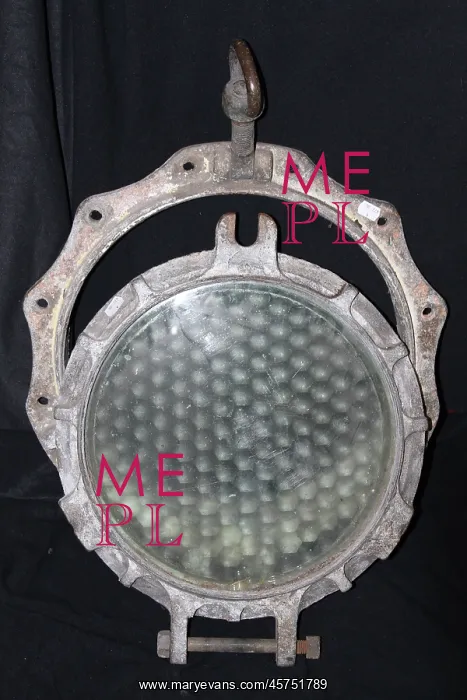 : Brass porthole with original glazing : Brass porthole with original glazing