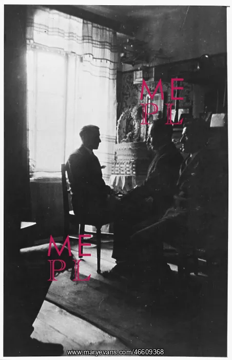 : BRAUNAU SEANCE ROOM : BRAUNAU SEANCE ROOM