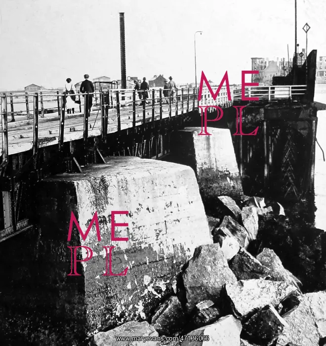  : A breach in the Zeebrugge Mole during the First World War