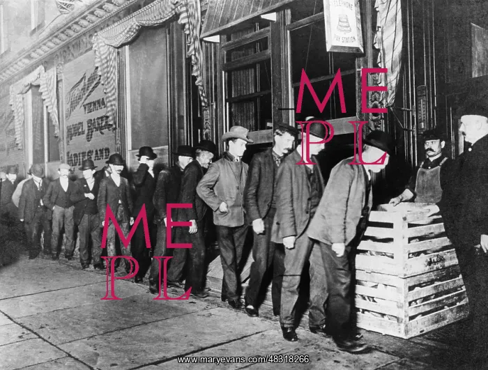: The bread line in front of the Fleischmann : The bread line in front of the Fleischmann