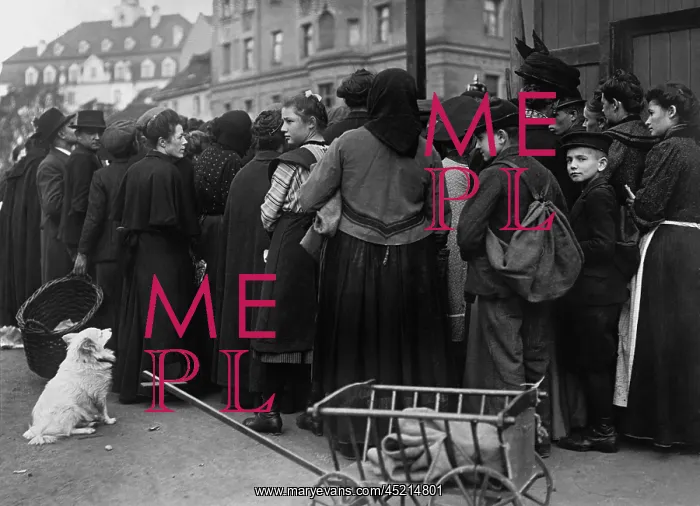: Bread Lines in Germany at end of WWI : Bread Lines in Germany at end of WWI