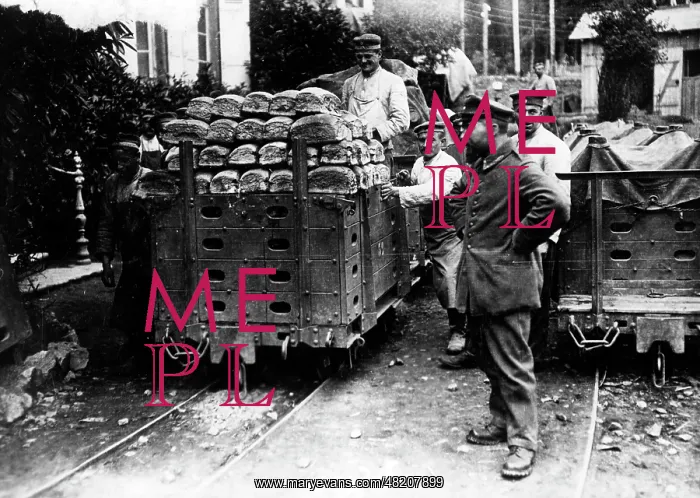 : Bread transport for the front, 1916 : Bread transport for the front, 1916