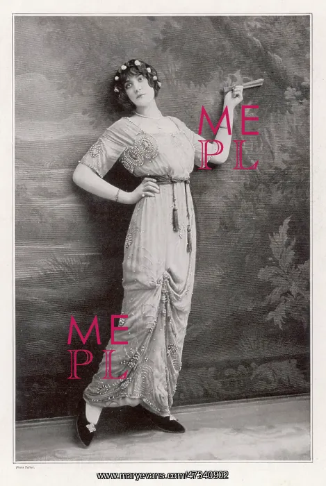  : Breaded evening robe 1913