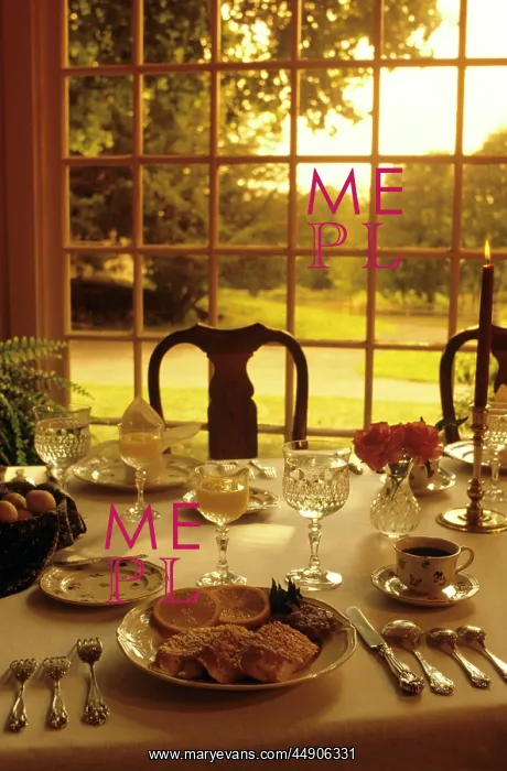 : Breakfast service at bed & breakfast : Breakfast service at bed & breakfast