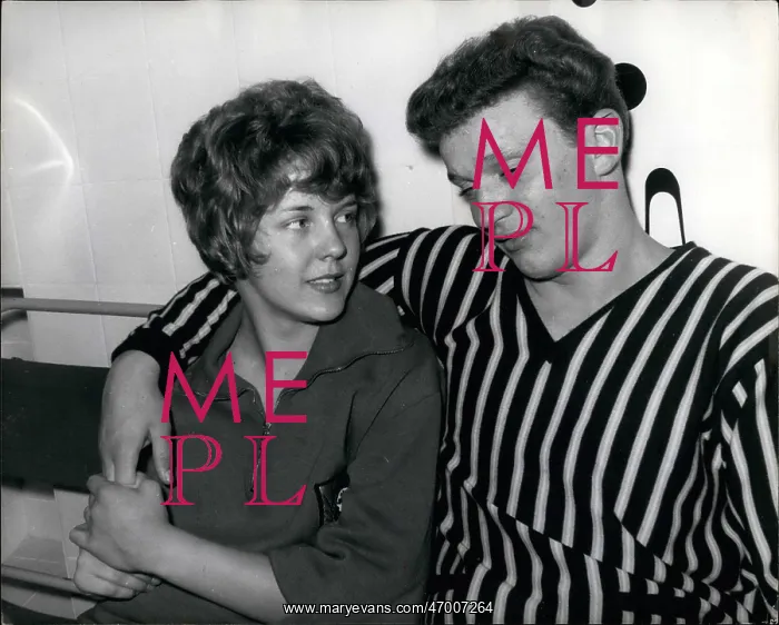 : Brian Phelps, British diver, with girlfriend Marilyn Clee : Brian Phelps, British diver, with girlfriend Marilyn Clee