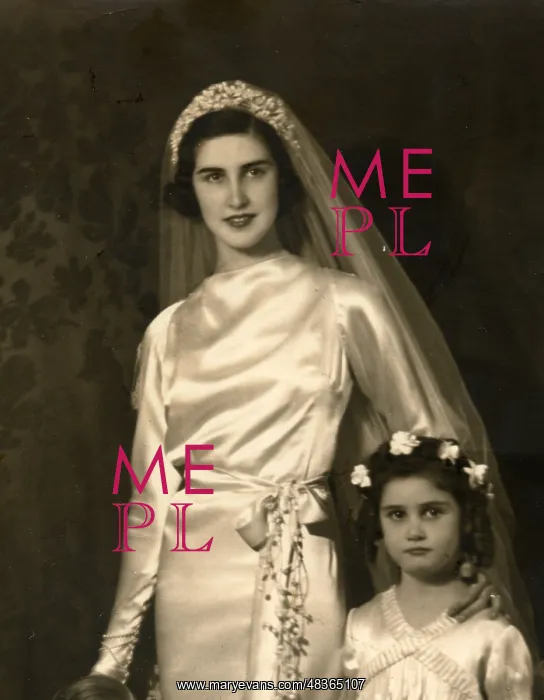  : Bride & bridesmaid