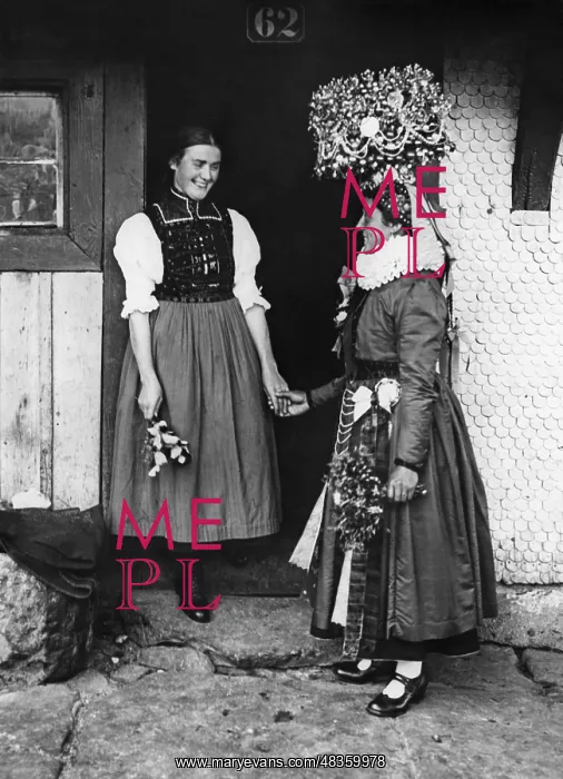 : Bridesmaid and bride in the Black Forest, around 1930 : Bridesmaid and bride in the Black Forest, around 1930