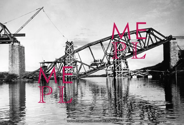 : Bridge construction near Smolensk on the Eastern Front, 1941 : Bridge construction near Smolensk on the Eastern Front, 1941