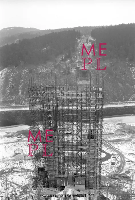  : Bridge construction - scaffolding