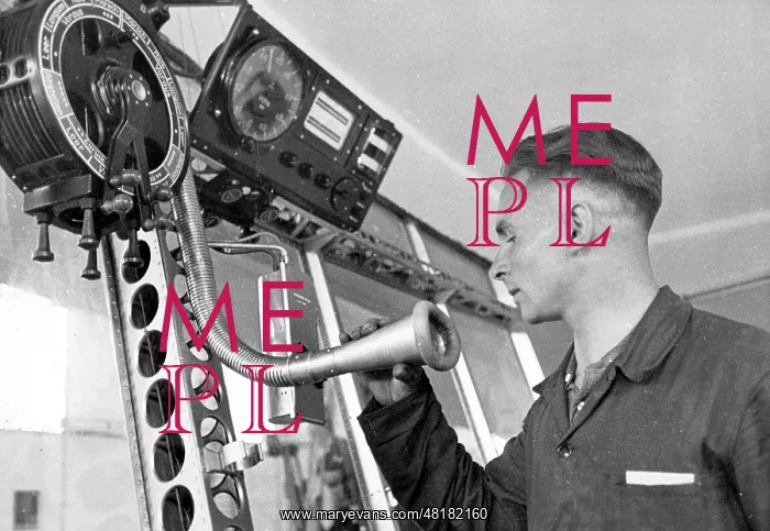 : The bridge of the Graf Zeppelin II : The bridge of the Graf Zeppelin II