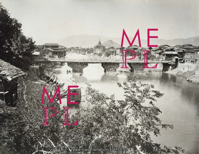 : Bridge on River Jhelum, Srinagar, Kashmir, India : Bridge on River Jhelum, Srinagar, Kashmir, India