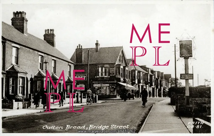 : Bridge Street, Oulton Broad, Suffolk : Bridge Street, Oulton Broad, Suffolk