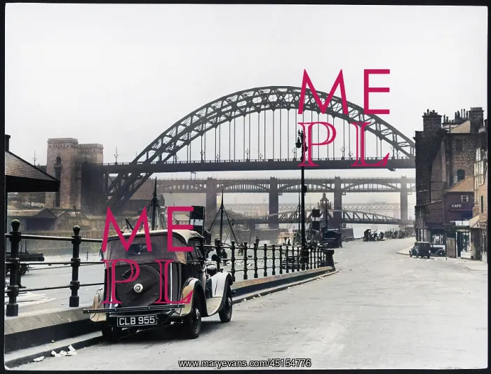: BRIDGES ON THE TYNE : BRIDGES ON THE TYNE