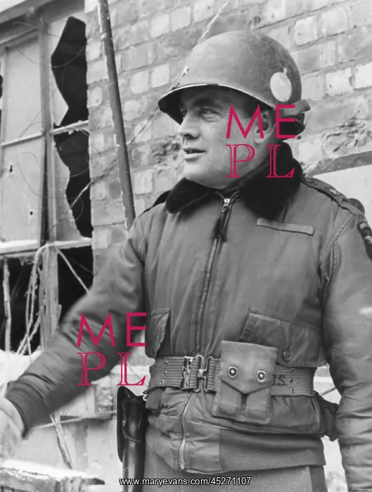 : Brigadier General Anthony C. McAuliffe in Bastogne : Brigadier General Anthony C. McAuliffe in Bastogne