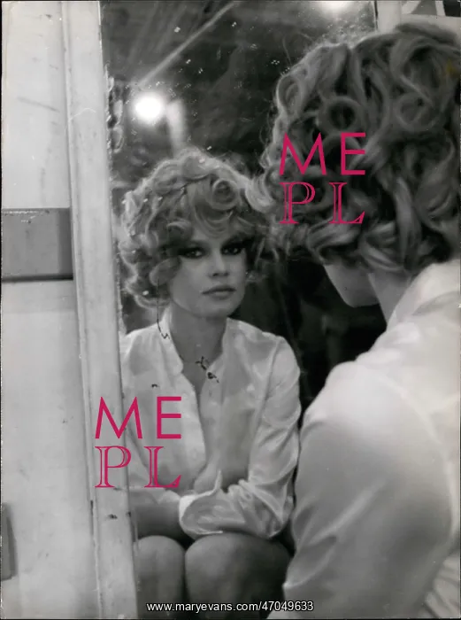 : Brigitte Bardot, French actress, looking in a mirror : Brigitte Bardot, French actress, looking in a mirror