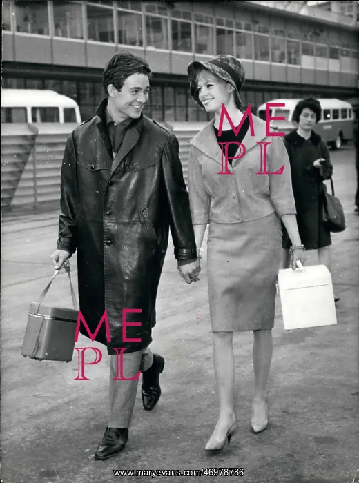 : Brigitte Bardot and Jacques Charrier en route for Lisbon : Brigitte Bardot and Jacques Charrier en route for Lisbon